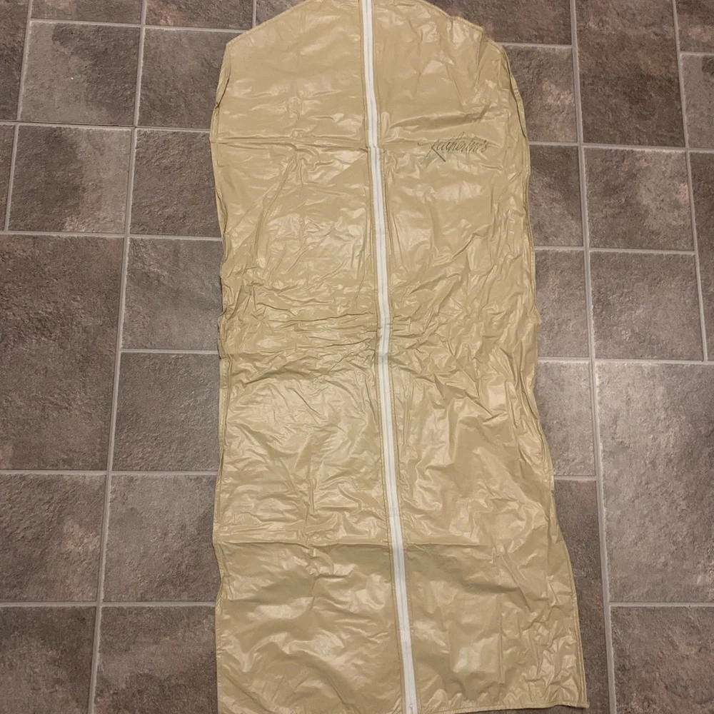 Katherine’s Brand Nylon Tan Beige Women’s Dress Garment Bag